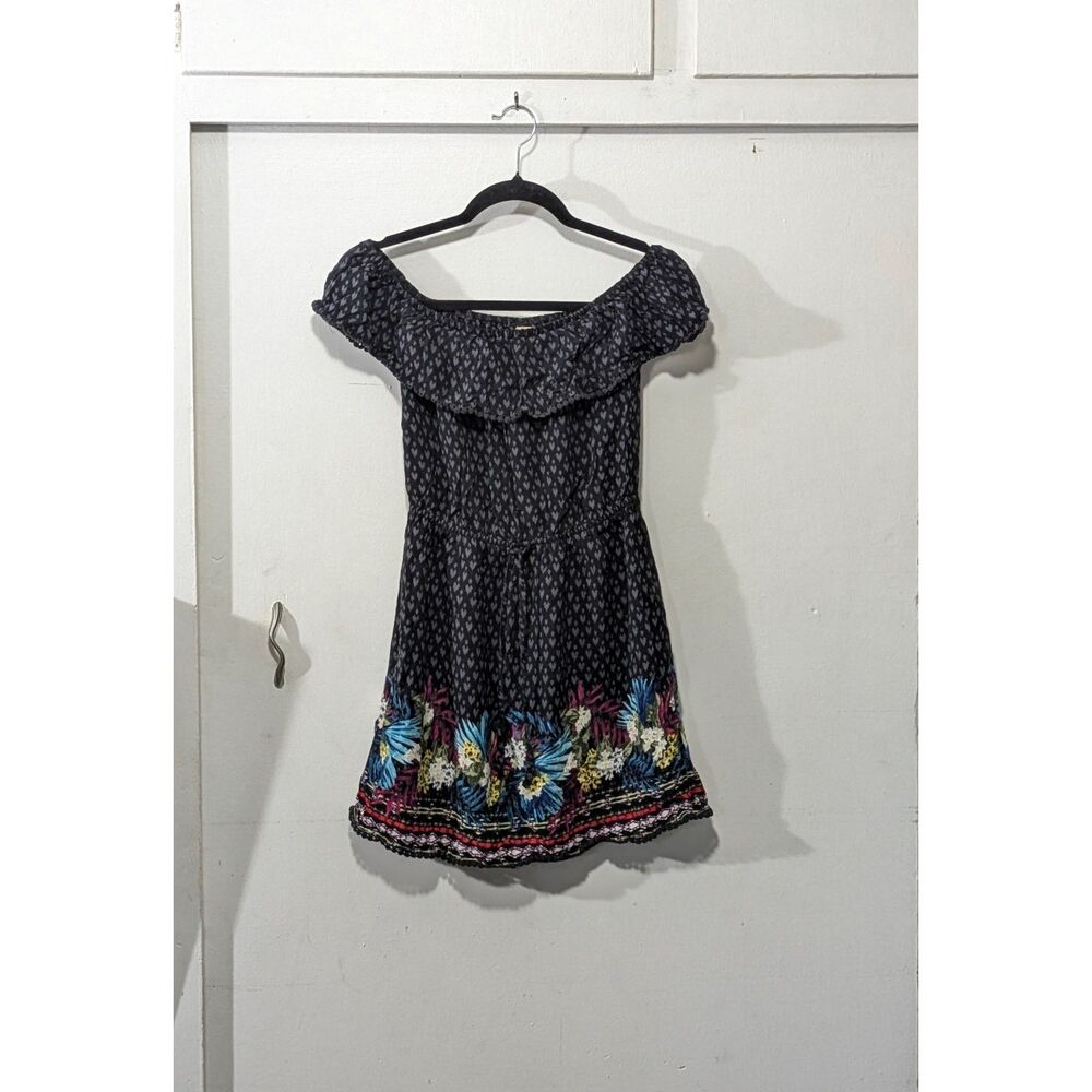 Off-Shoulder Ruffle Dress - Hollister sz. XS